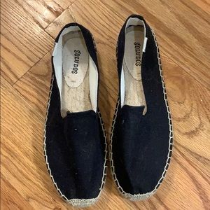 Never been warn black soludos!